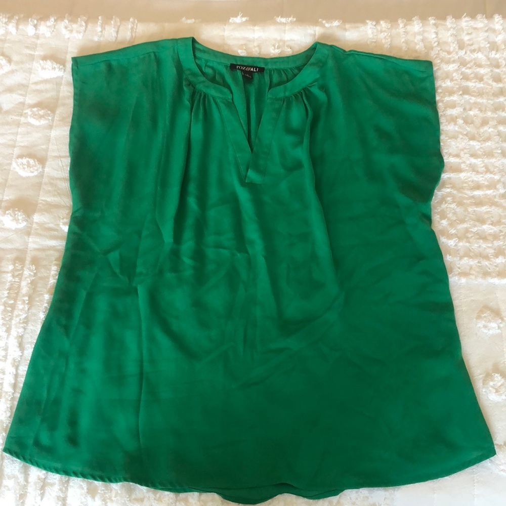 Roz&Ali size L. Green.